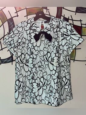 KARL LAGERFELD PARIS Floral Lace Short Sleeve Top with Bow Collar, Size 12